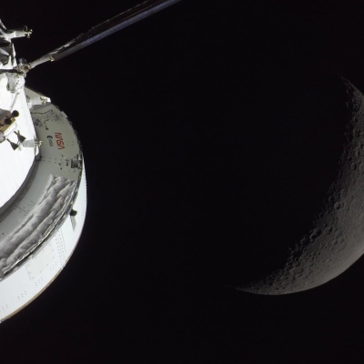 art002e009567 (April 6, 2026) - NASA’s Orion spacecraft captures the Moon and the Earth in one frame during the Artemis...
