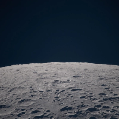 art002e012673 (April 6, 2026) – As the Artemis II crew passes the Moon during an observation period, the lunar landscape...