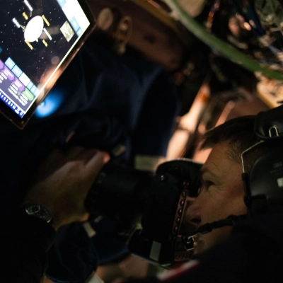 art002e016136 (April 6, 2026) – CSA (Canadian Space Agency) astronaut and Artemis II Mission Specialist Jeremy Hansen is seen taking...