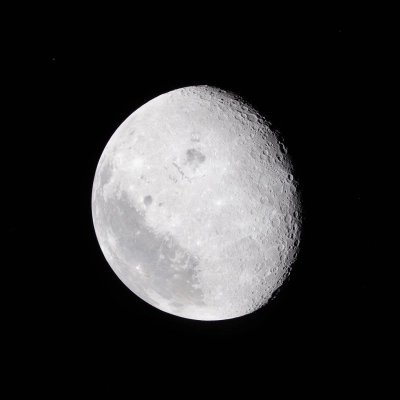 art002e009582 (April 6, 2026) – In this view, most of the Moon’s surface is illuminated as captured by the Artemis...