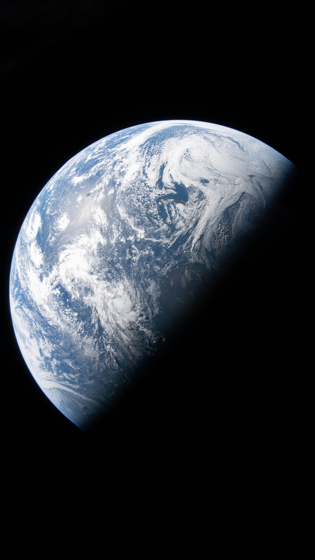 Artemis II Wallpaper : Earth Views from the Artemis II Crew